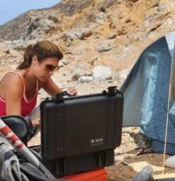 Pelican 1504 Medium Carrying Case With Padded Dividers -Luggage Storage Store pelican 1500 app camping