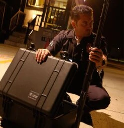 Pelican 1520NF Medium Shipping Case With Empty Interior 8 Pelican 1520NF Medium Shipping Case With Empty Interior -Luggage Storage Store pelican 1520 app police 1