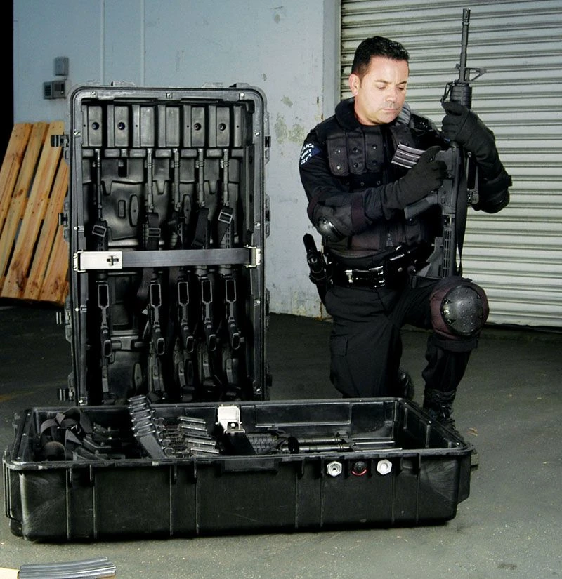 Pelican 1780HL Large Wheeled Transport Case With Hard Rifle Liner 5 Pelican 1780HL Large Wheeled Transport Case With Hard Rifle Liner - Image 3