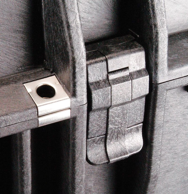 Pelican 1780HL Large Wheeled Transport Case With Hard Rifle Liner 6 Pelican 1780HL Large Wheeled Transport Case With Hard Rifle Liner - Image 4