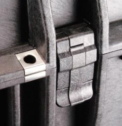 Pelican 1520NF Medium Shipping Case With Empty Interior 9 Pelican 1520NF Medium Shipping Case With Empty Interior -Luggage Storage Store pelican latch 34